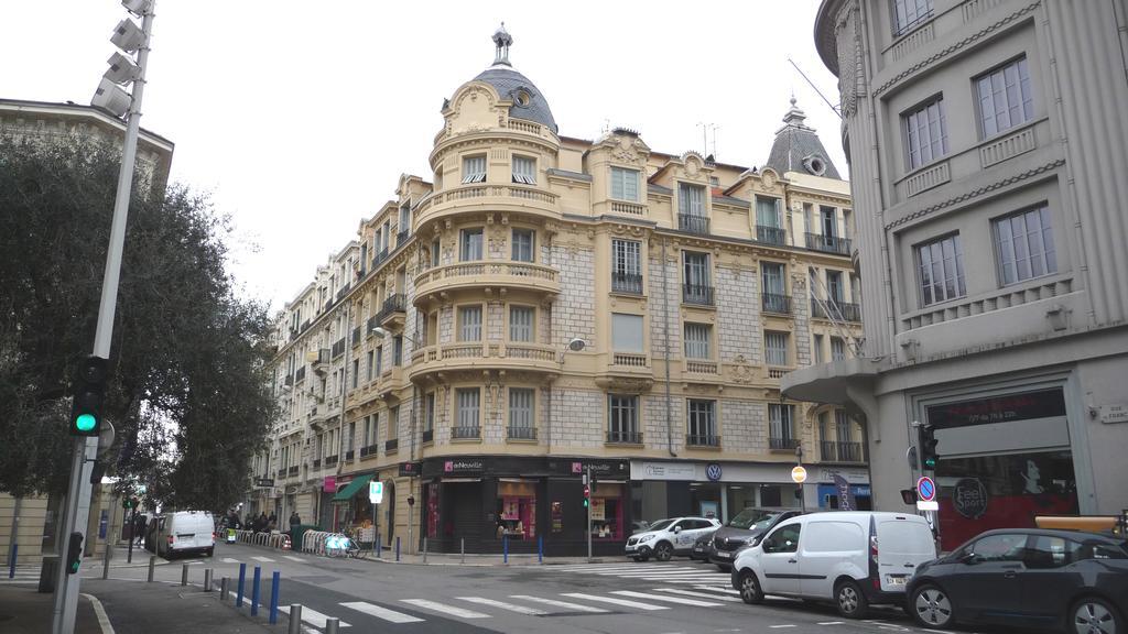 Carre D'Or Very Nice Appart Near The Beach ภายนอก รูปภาพ